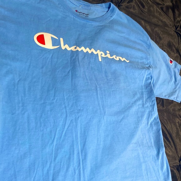 Men’s Champion shirt - Picture 3 of 4